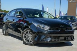 Kia Cerato 2021 dolu