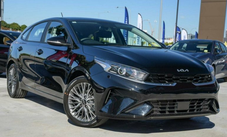 Kia Cerato 2021 dolu