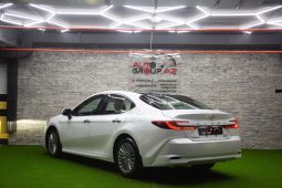 Toyota Camry, 2.0 L, 2024 il, yeni dolu